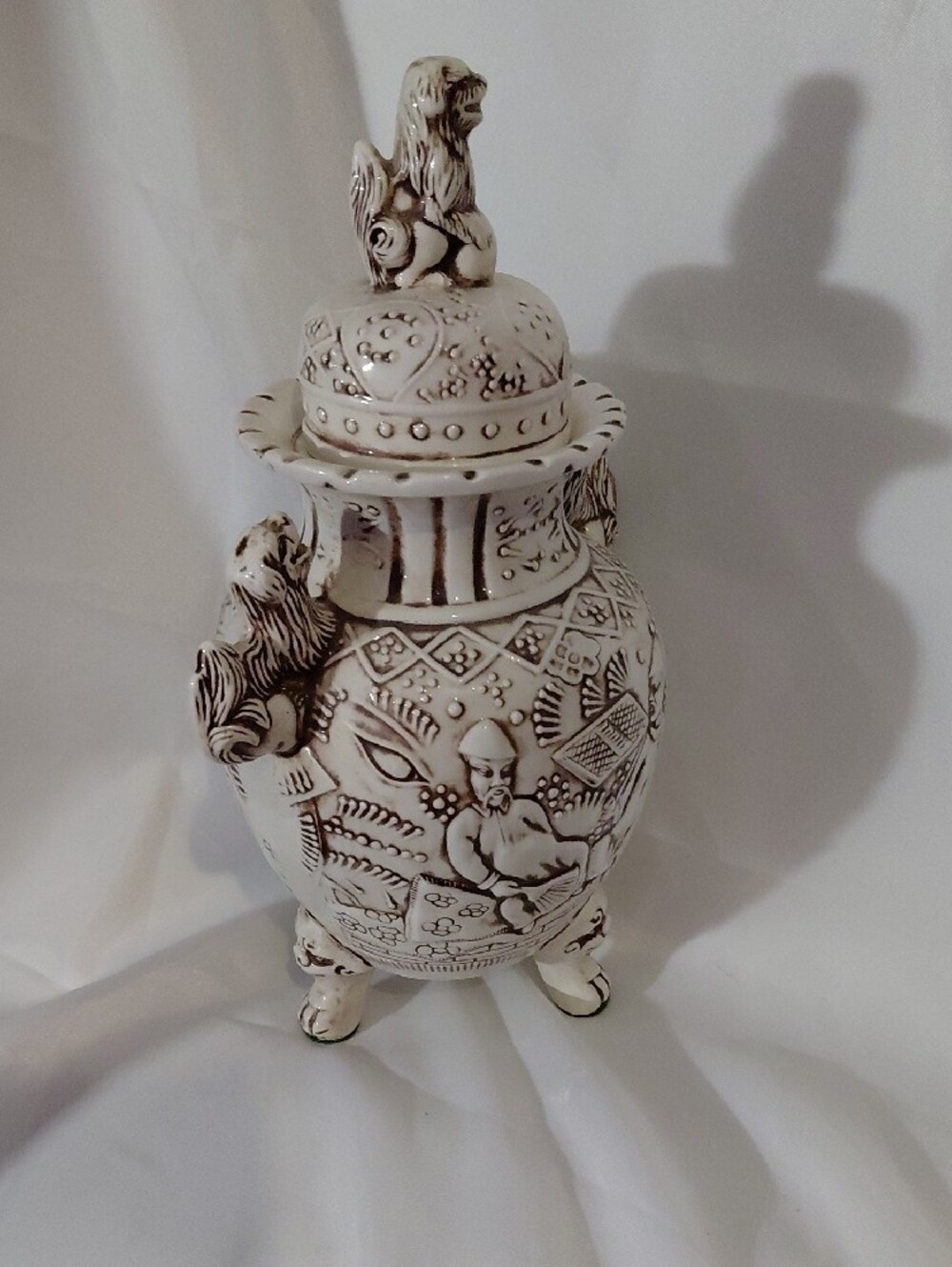 Decorative Cream Ceramic Lidded Urn with Carved Dog Finial - Picture 9 of 14